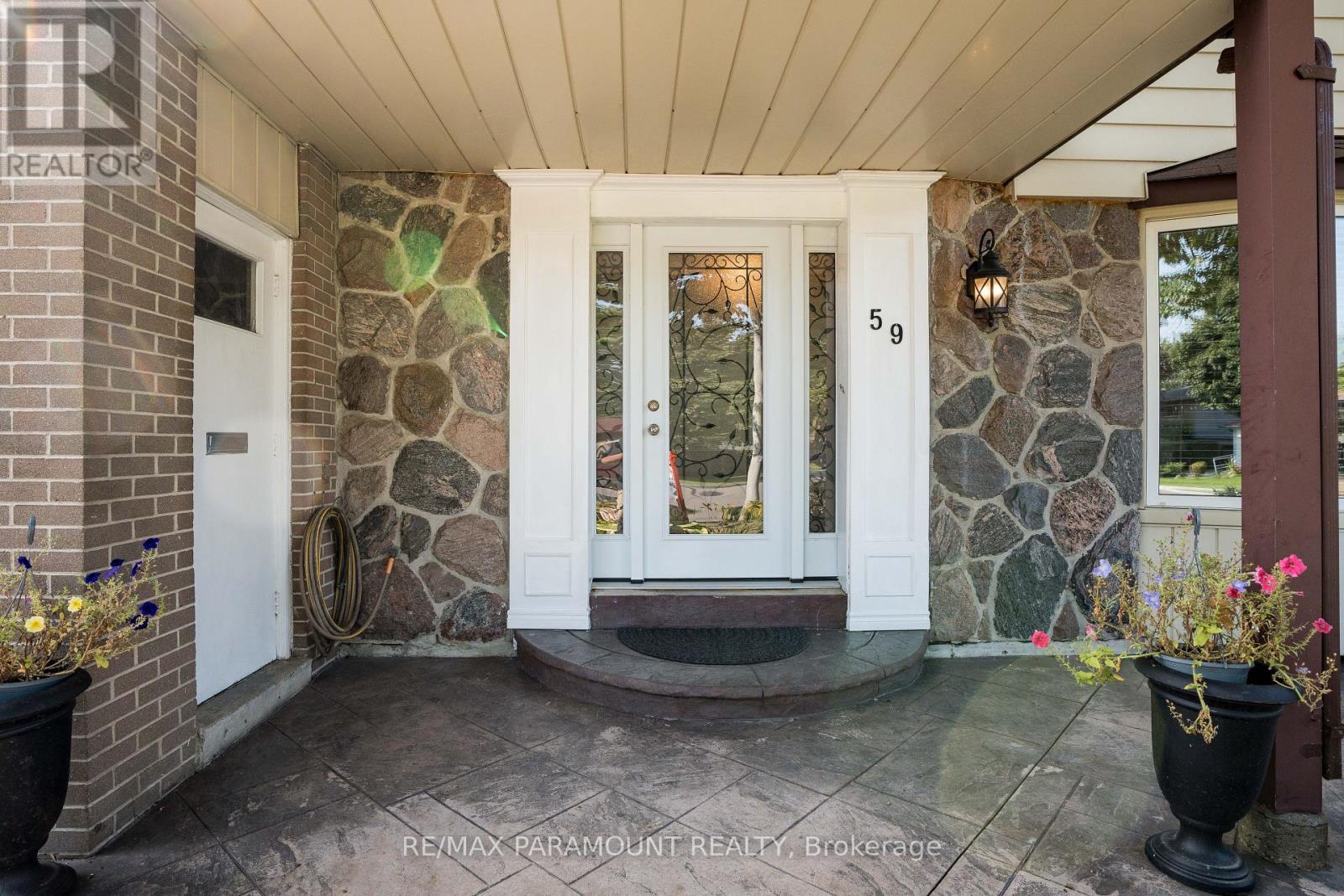 59 Watson Crescent, Brampton, Ontario  L6W 1E5 - Photo 3 - W12409643