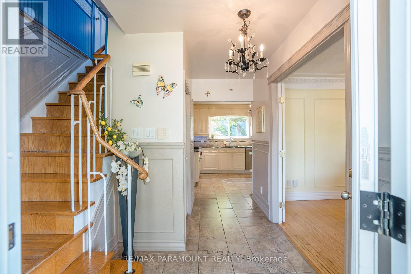 59 Watson Crescent, Brampton, Ontario  L6W 1E5 - Photo 4 - W12409643