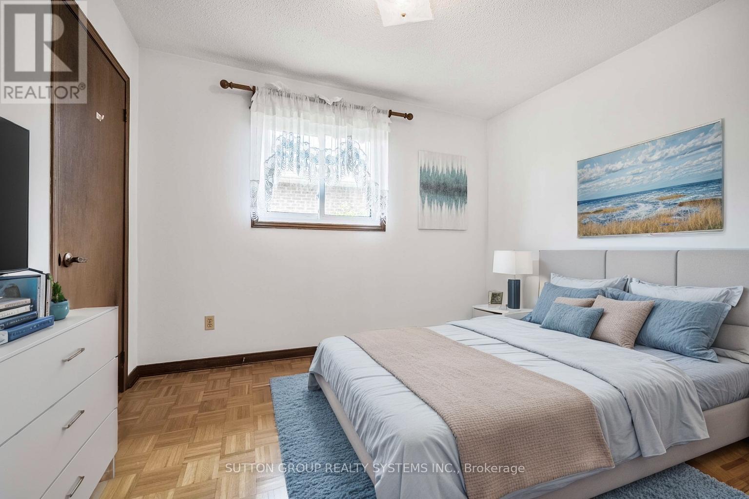 1161 Carlo Court, Mississauga (Rathwood), Ontario  L4W 3N6 - Photo 13 - W12409650