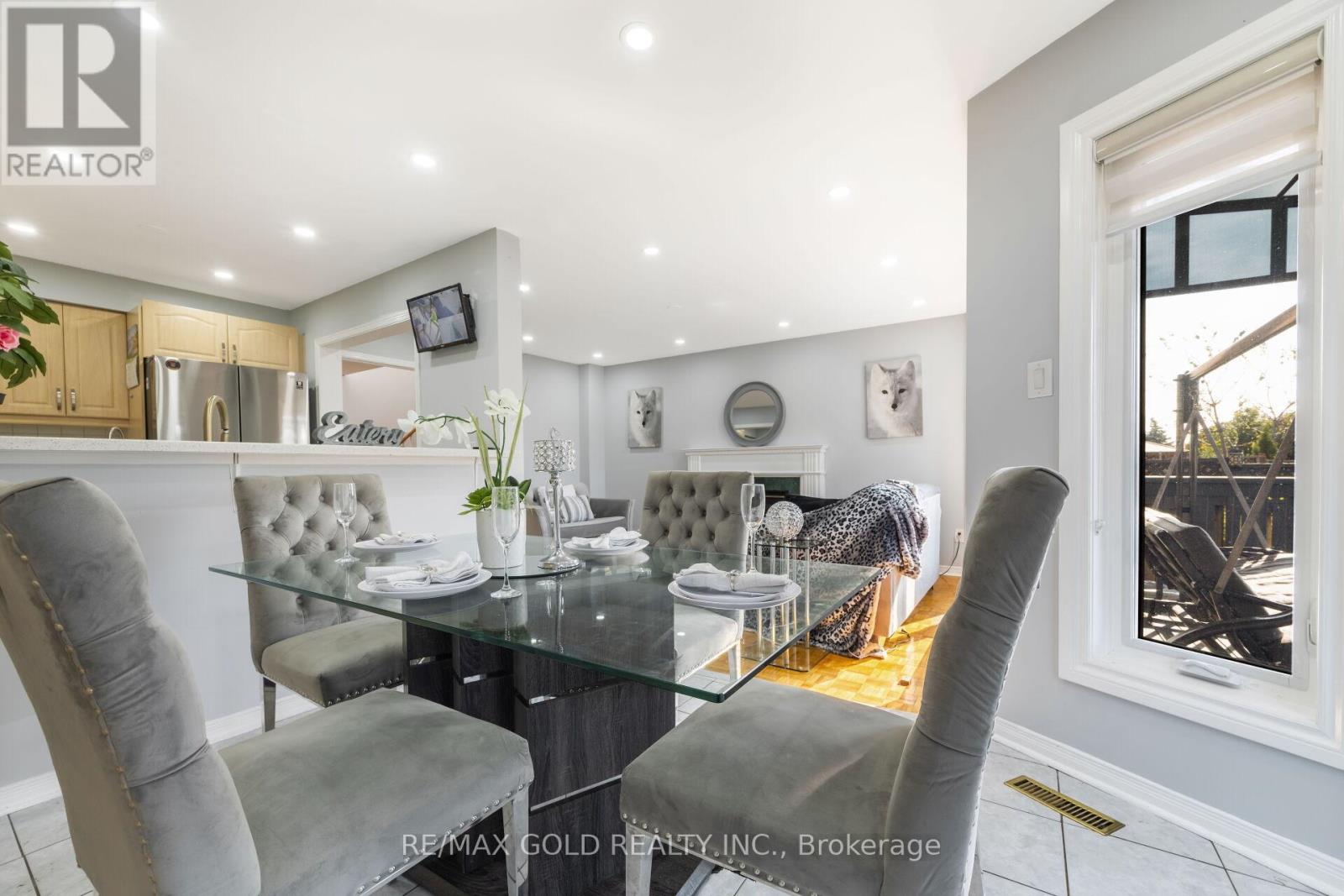 53 Loons Call Crescent, Brampton, Ontario  L6R 2G4 - Photo 19 - W12409668