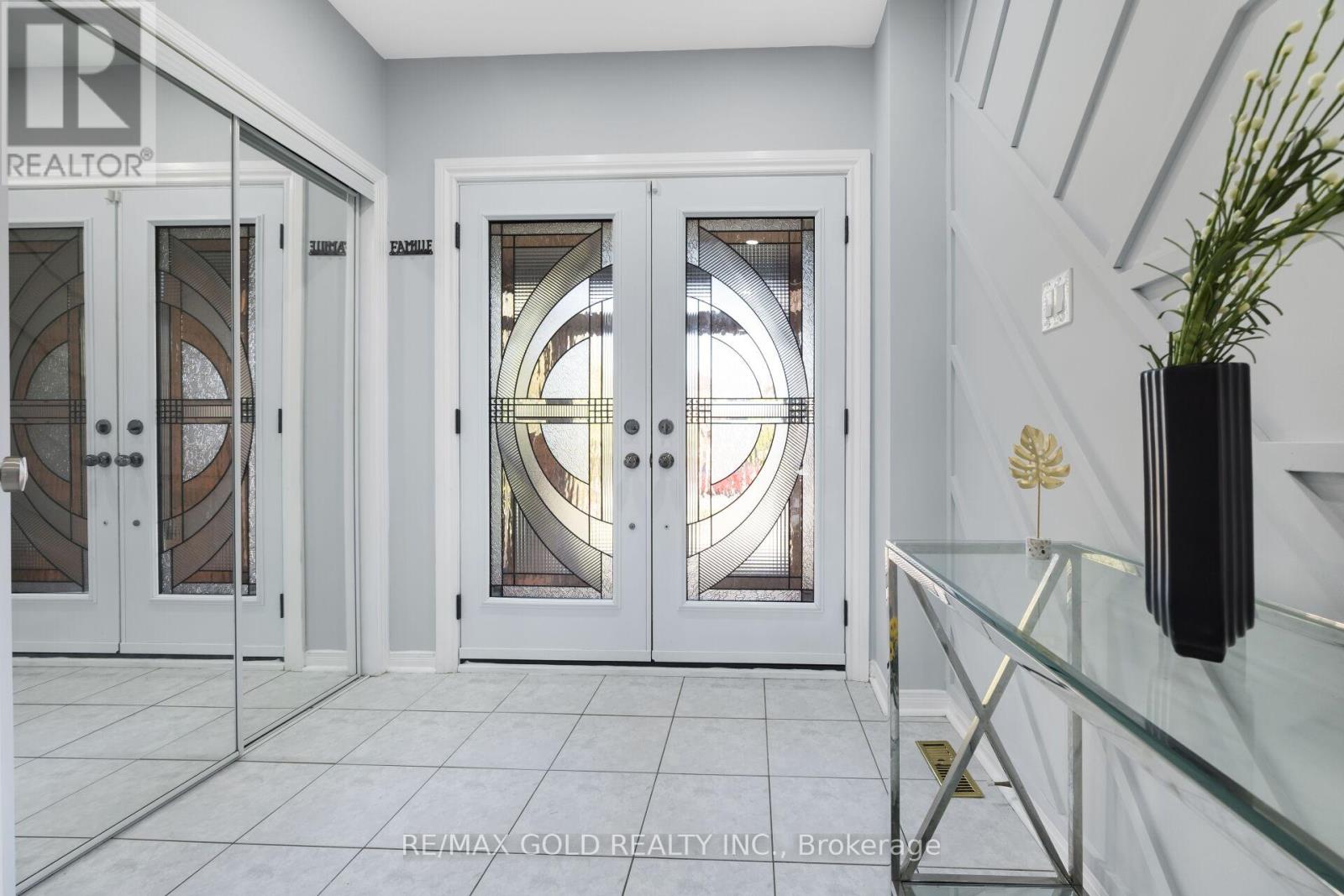 53 Loons Call Crescent, Brampton, Ontario  L6R 2G4 - Photo 6 - W12409668