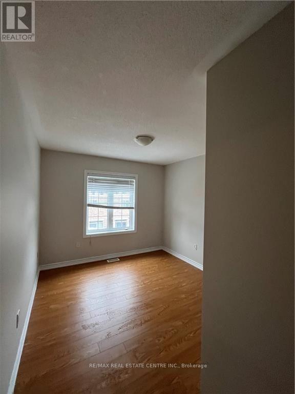 Main - 7 Faders Drive N, Brampton, Ontario  L7A 4Y2 - Photo 11 - W12409696