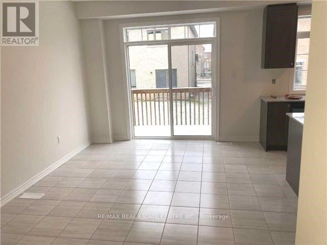 Main - 7 Faders Drive N, Brampton, Ontario  L7A 4Y2 - Photo 5 - W12409696