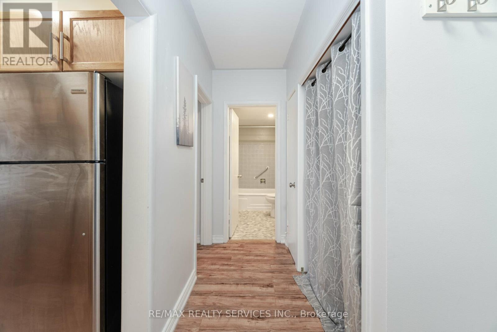 203 - 11 Woodman Drive S, Hamilton, Ontario  L8K 4E3 - Photo 19 - X12408143
