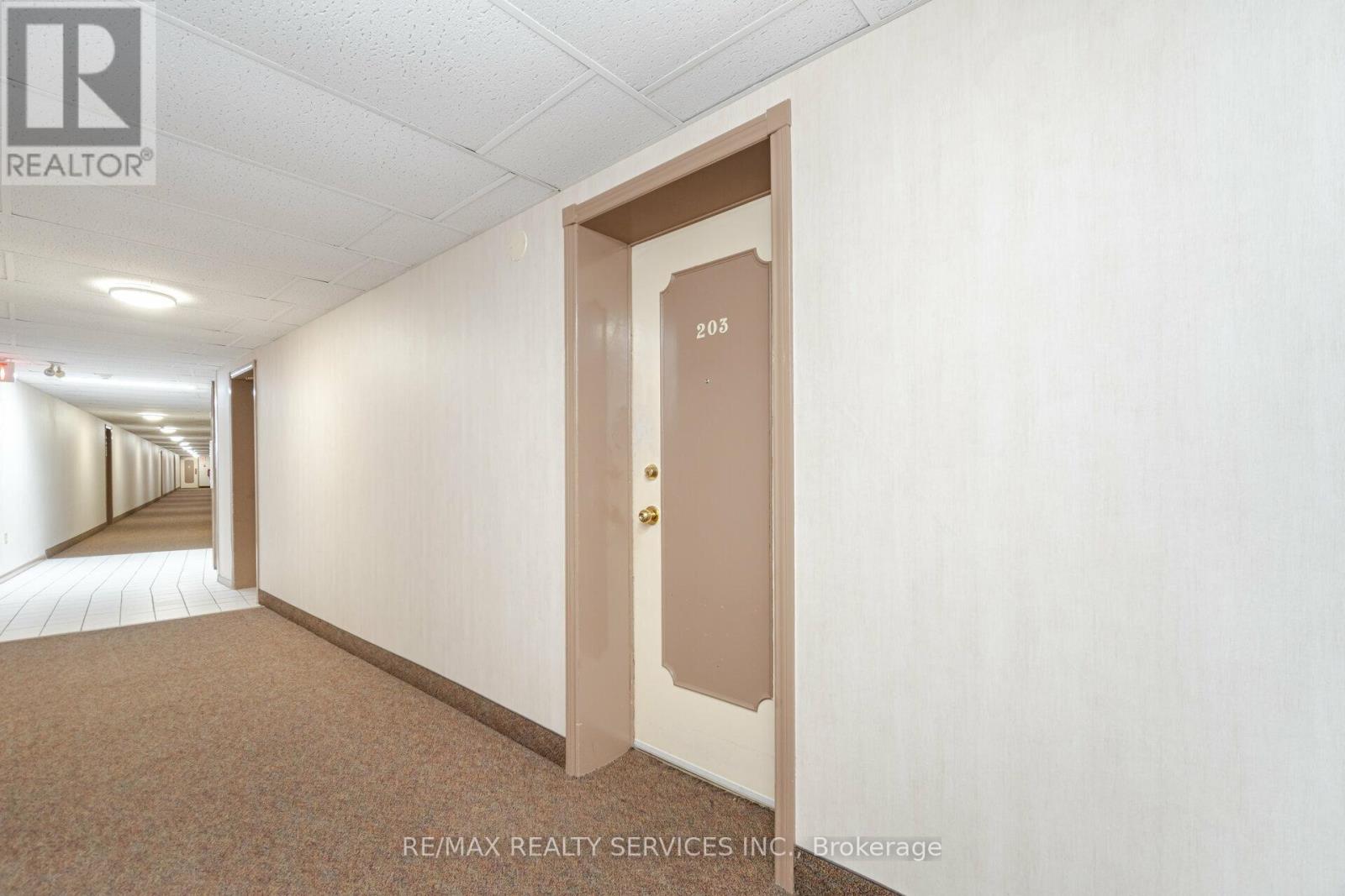 203 - 11 Woodman Drive S, Hamilton, Ontario  L8K 4E3 - Photo 8 - X12408143