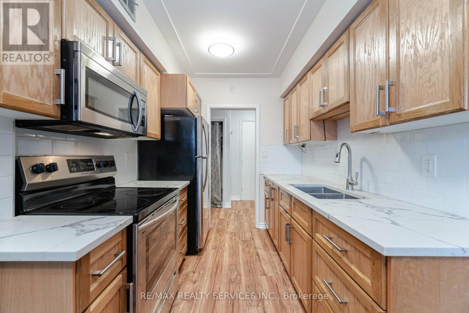 203 - 11 Woodman Drive S, Hamilton, Ontario  L8K 4E3 - Photo 16 - X12408143