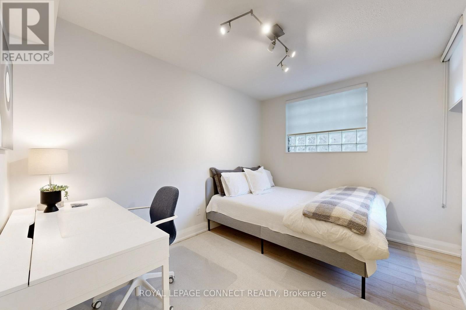 605 - 750 Bay Street, Toronto, Ontario  M5G 1N6 - Photo 21 - C12404735