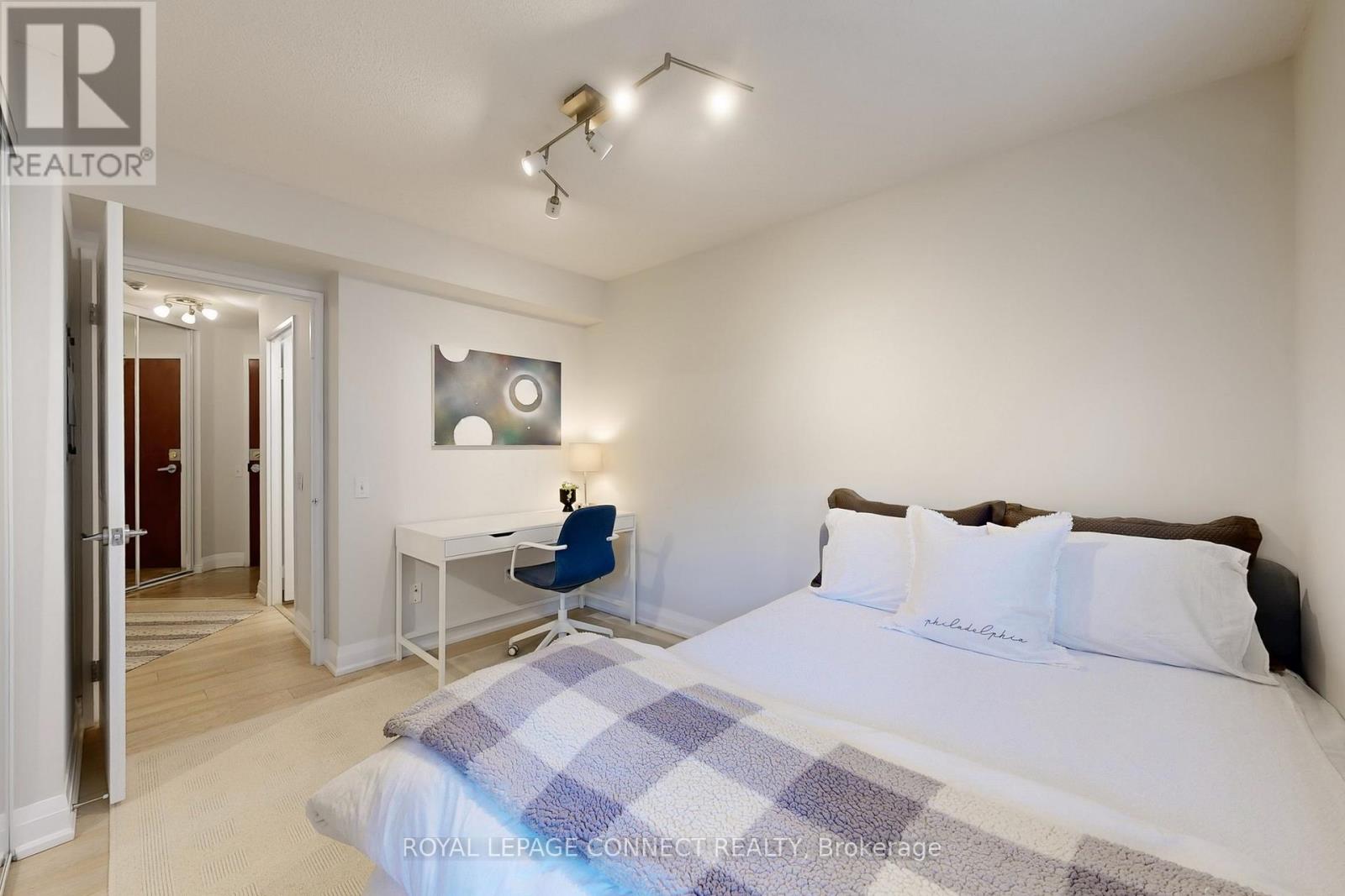 605 - 750 Bay Street, Toronto, Ontario  M5G 1N6 - Photo 23 - C12404735
