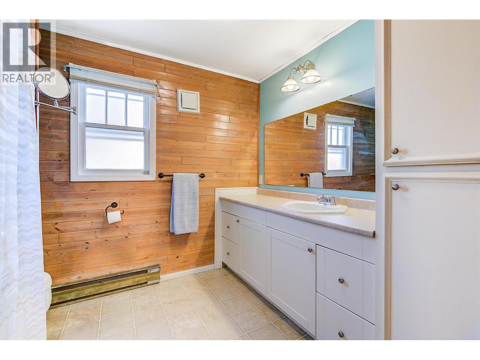 1060 Tataryn Road Kelowna Photo 16