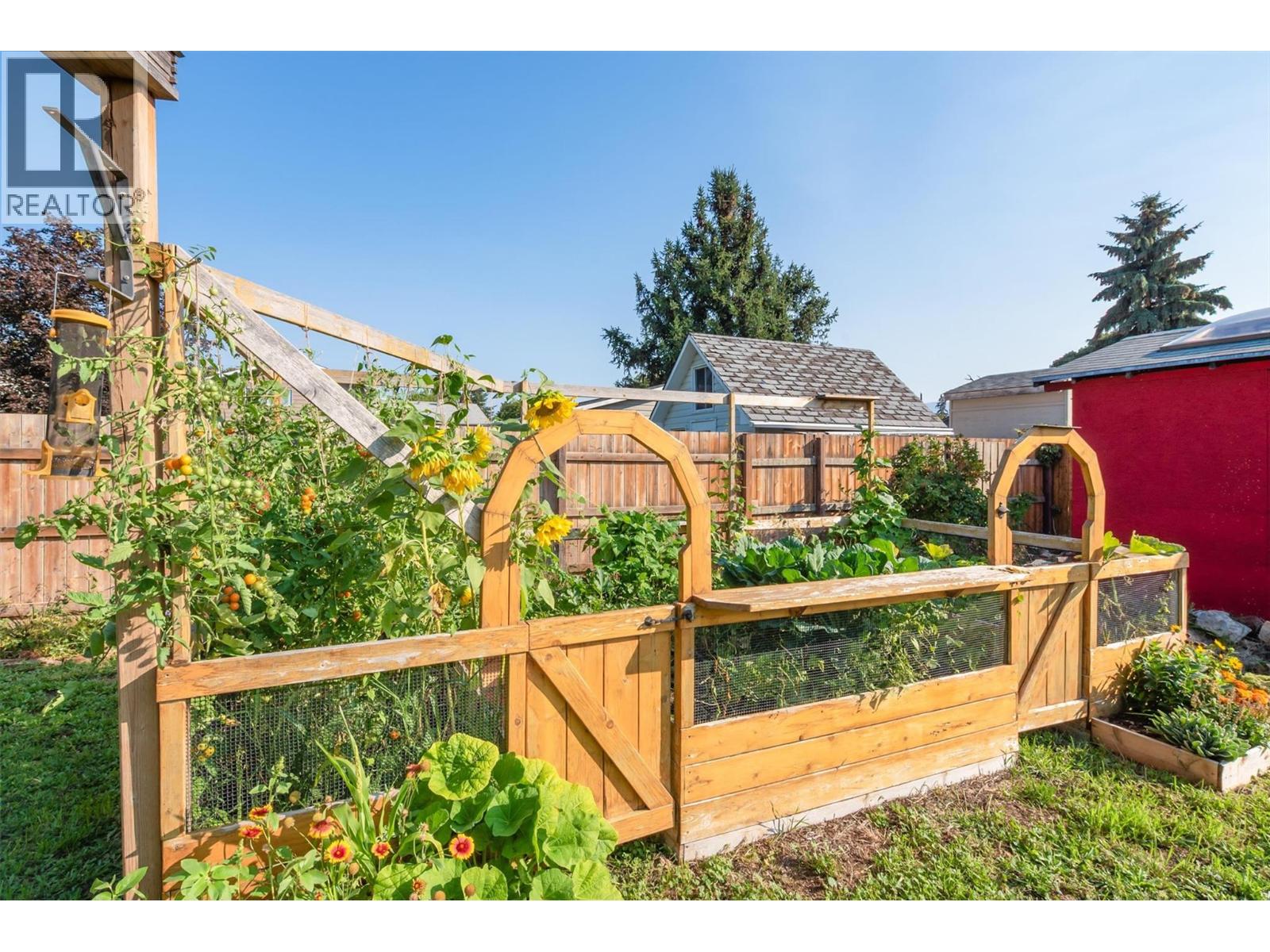 1060 Tataryn Road Kelowna Photo 35
