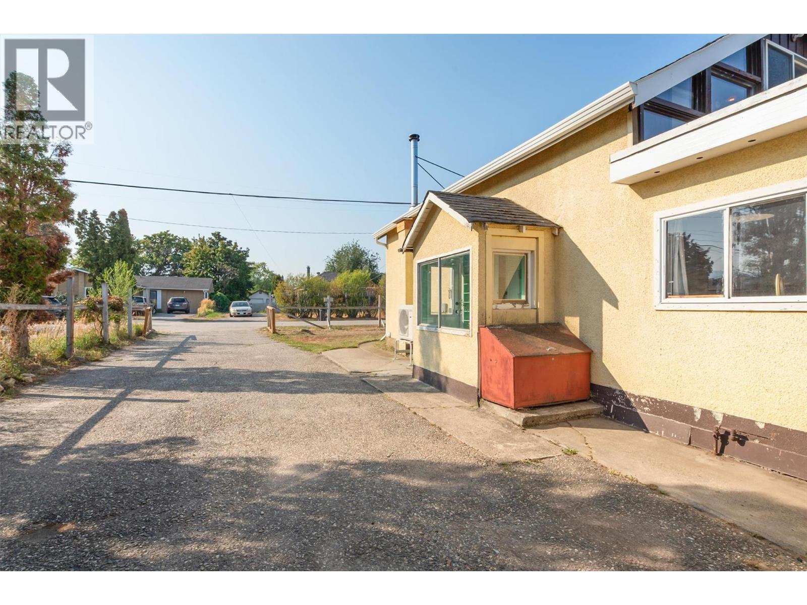 1060 Tataryn Road Kelowna Photo 47