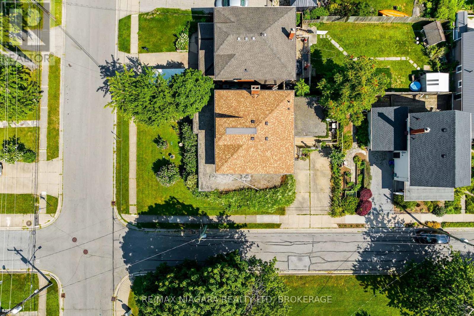 2 Carleton Street N, Thorold, Ontario  L2V 2A3 - Photo 28 - X12364852