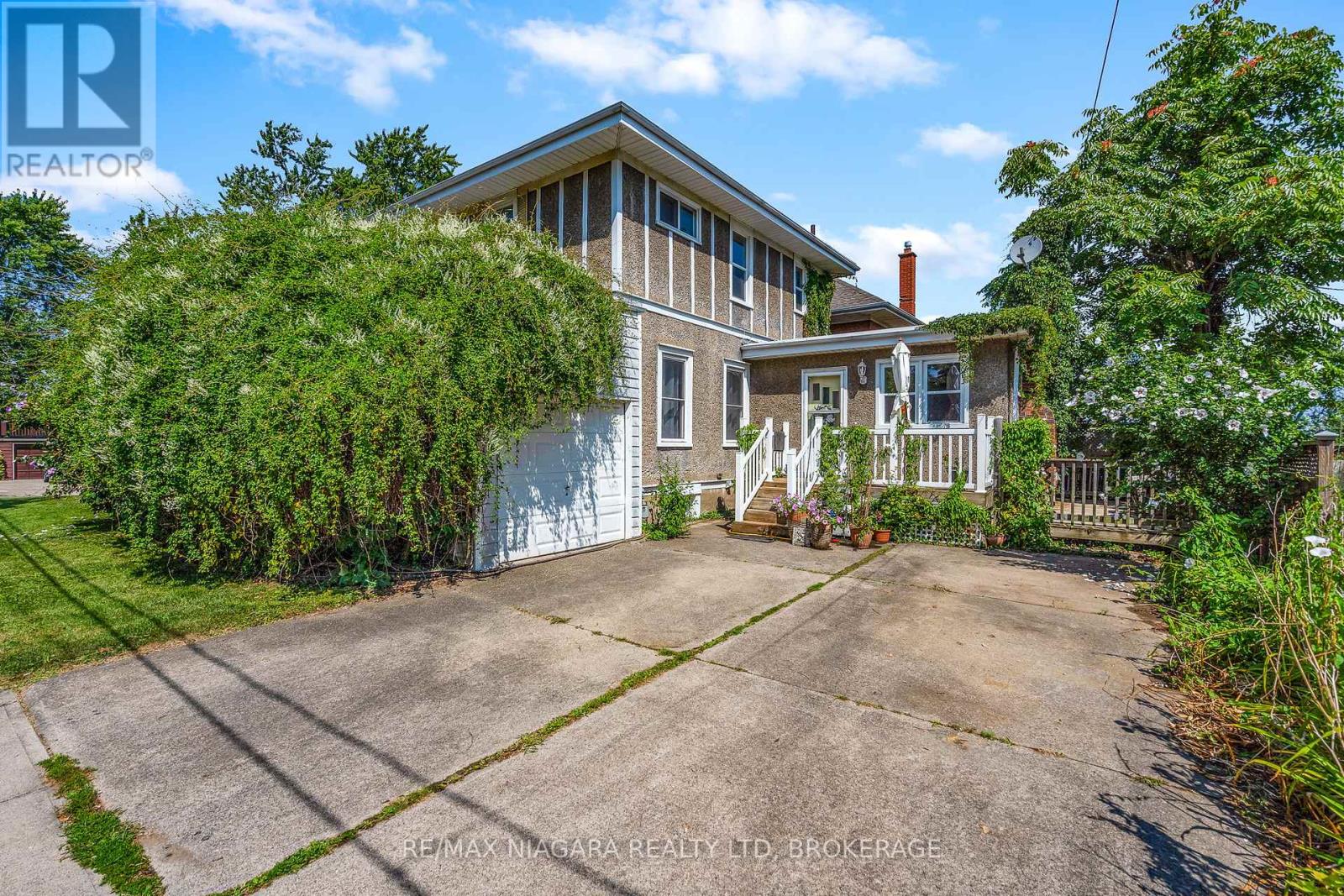 2 Carleton Street N, Thorold, Ontario  L2V 2A3 - Photo 6 - X12364852