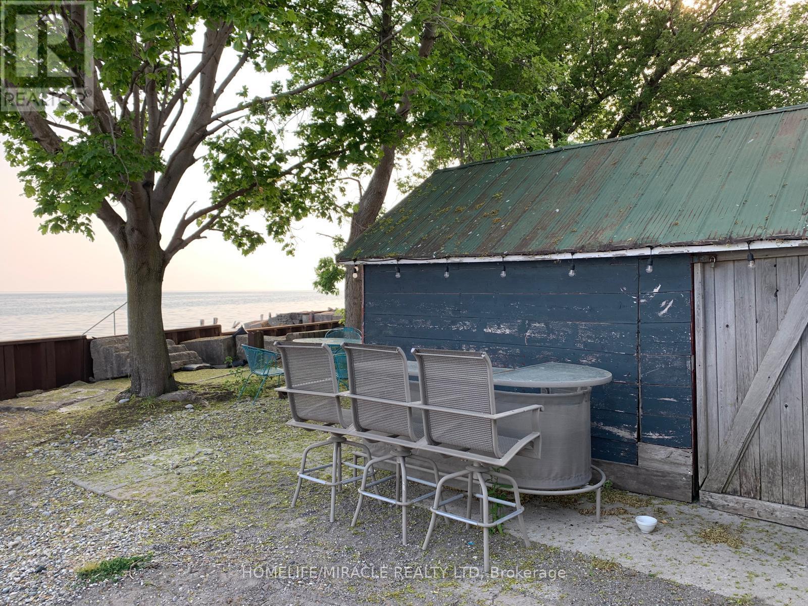 18222 Erie Shore Drive, Chatham-Kent, Ontario  N0P 1A0 - Photo 12 - X12409608