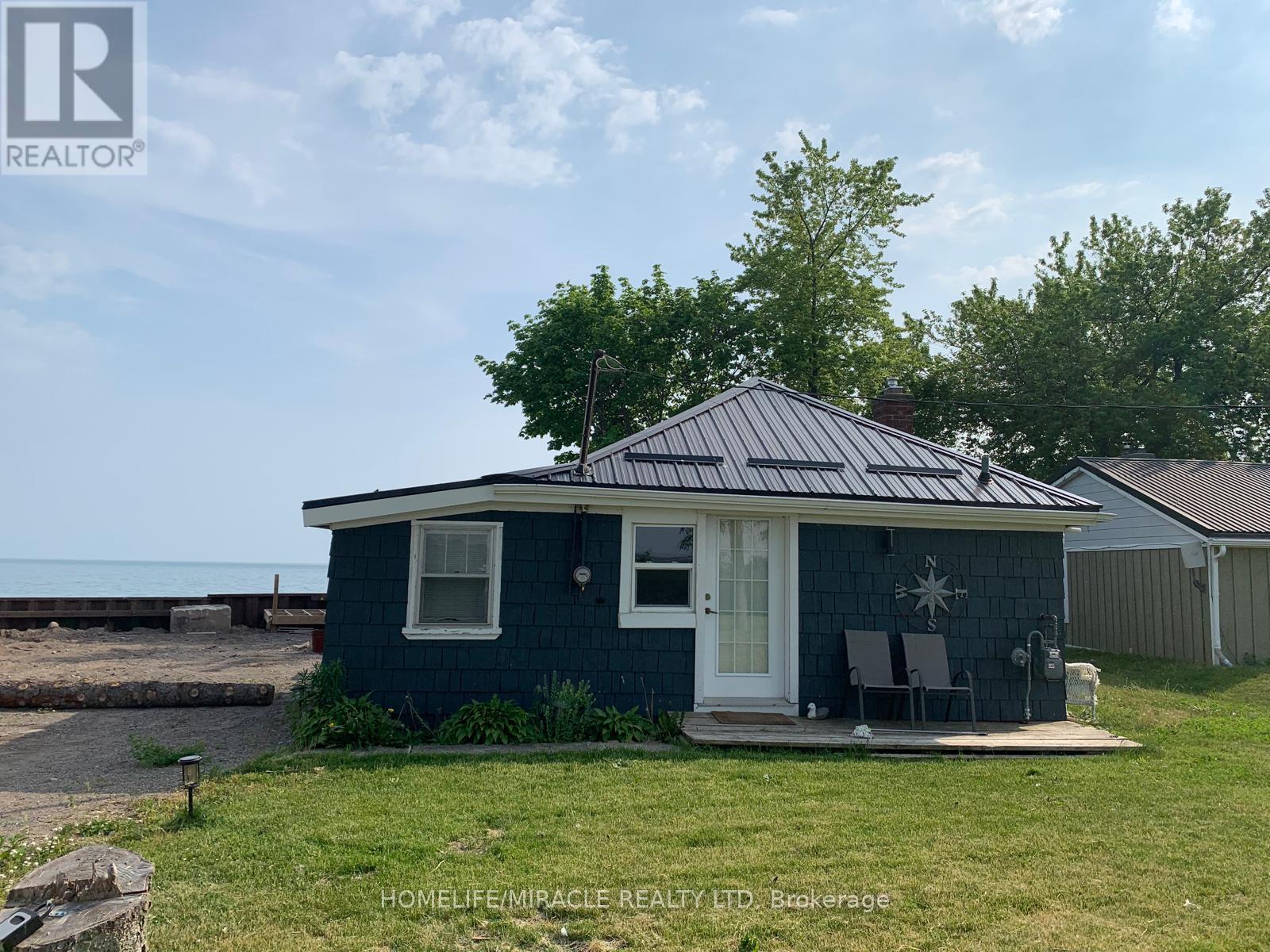18222 Erie Shore Drive, Chatham-Kent, Ontario  N0P 1A0 - Photo 3 - X12409608