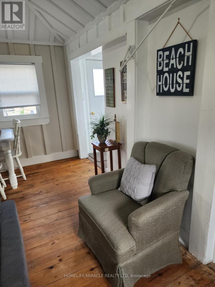 18222 Erie Shore Drive, Chatham-Kent, Ontario  N0P 1A0 - Photo 8 - X12409608