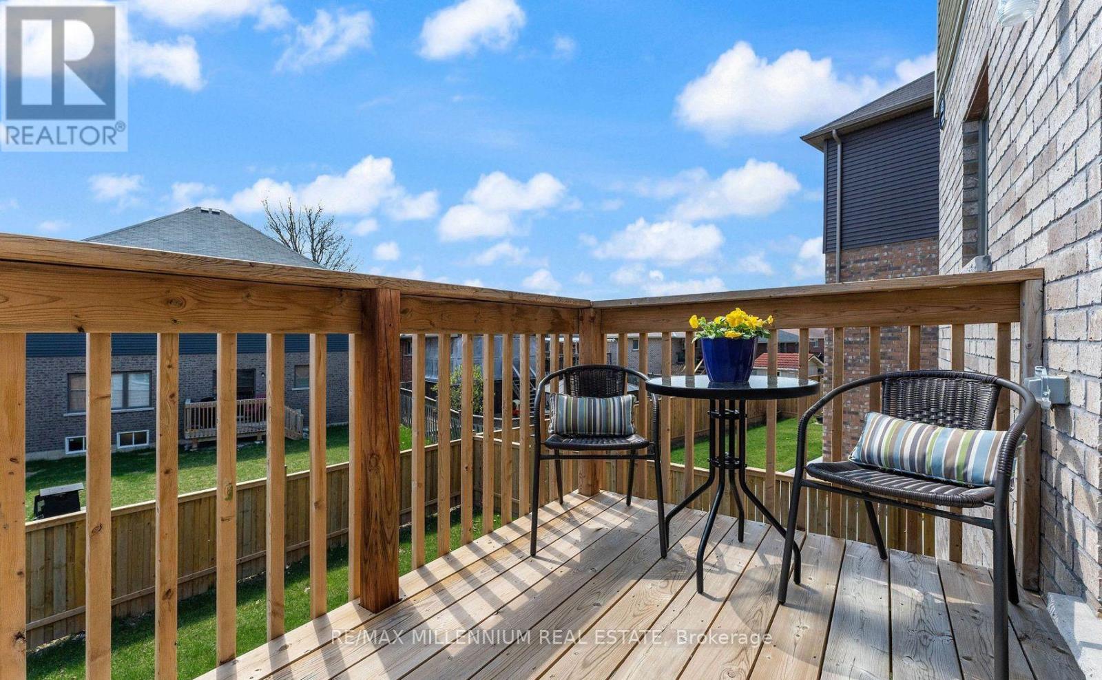 30 Rowley Street, Brantford, Ontario  N3S 0J6 - Photo 11 - X12409615
