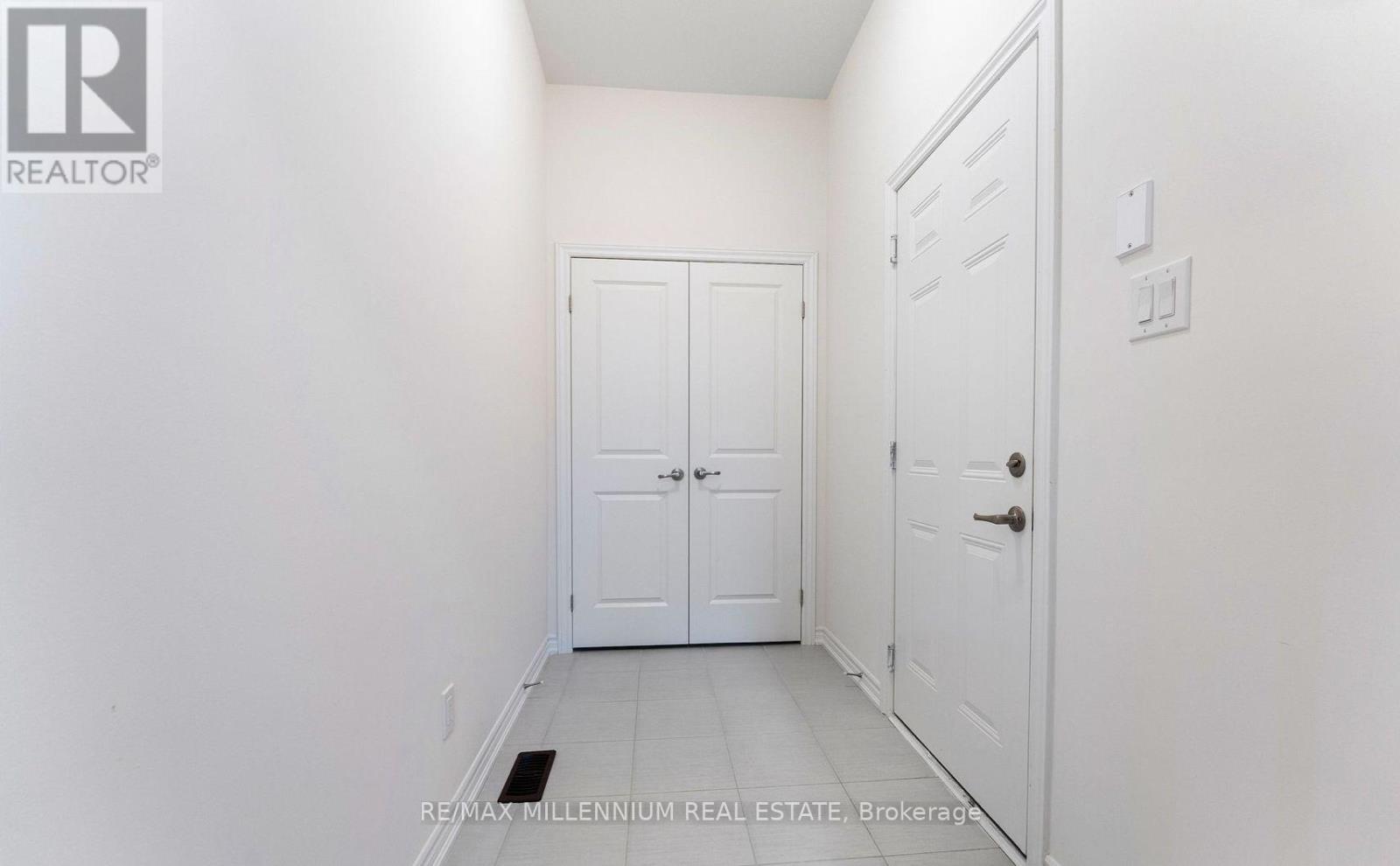 30 Rowley Street, Brantford, Ontario  N3S 0J6 - Photo 12 - X12409615