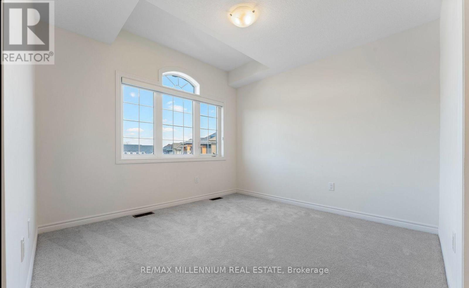30 Rowley Street, Brantford, Ontario  N3S 0J6 - Photo 13 - X12409615