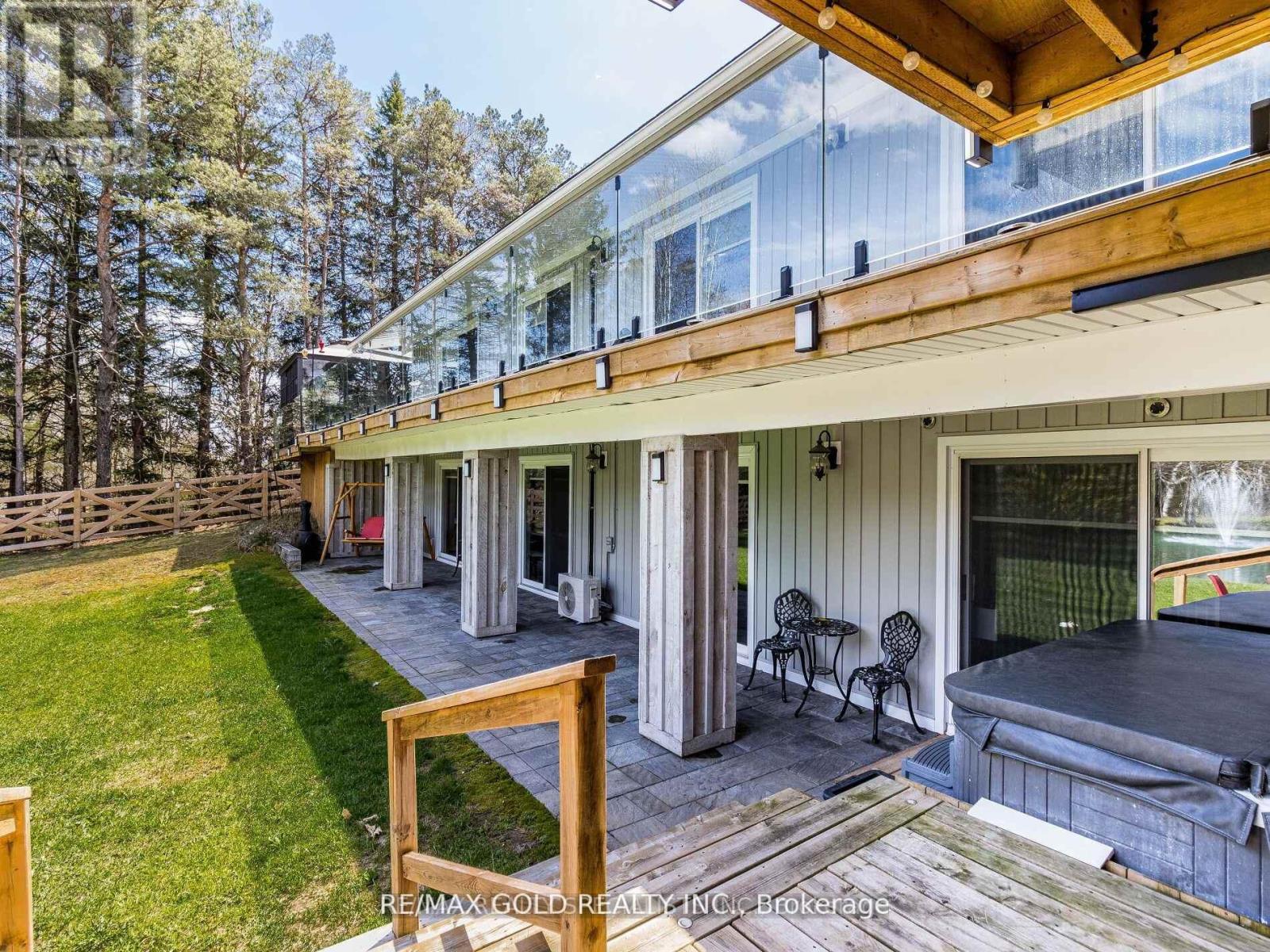 5947 Fourth Line, Erin, Ontario  N0B 1Z0 - Photo 36 - X12409629