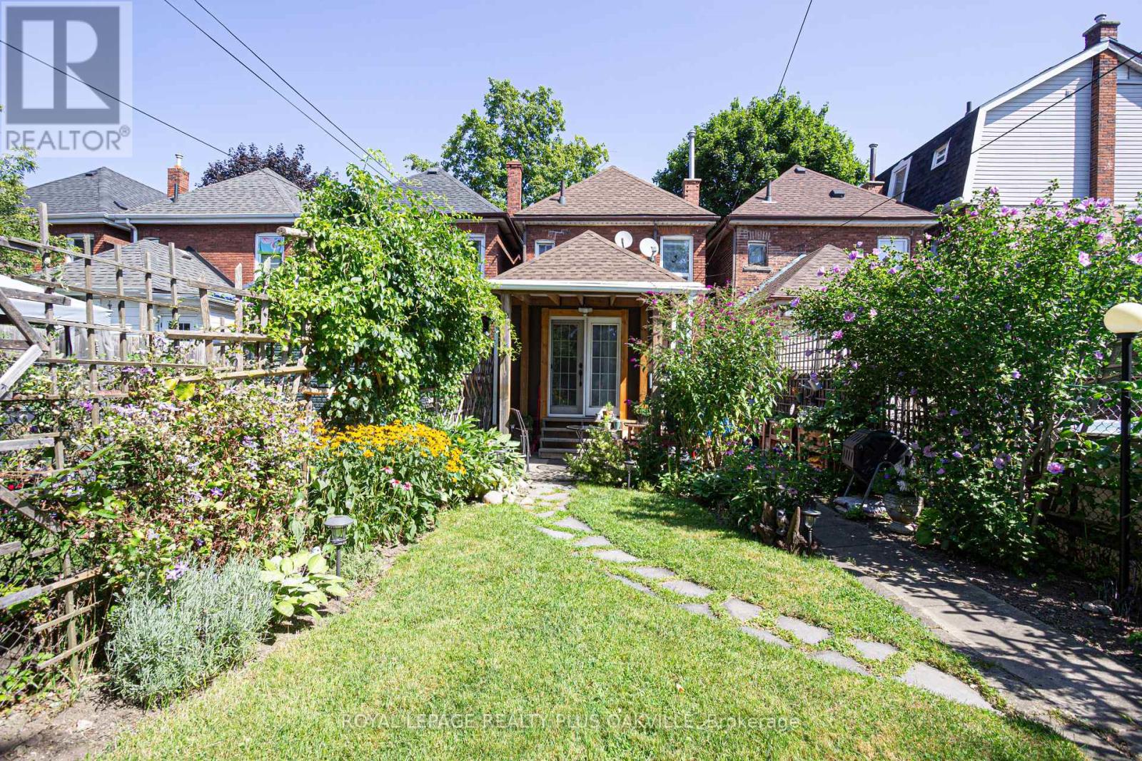 100 Case Street, Hamilton (Stripley), Ontario  L8L 3G9 - Photo 25 - X12409630