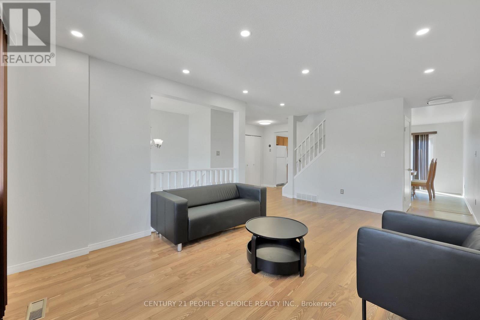 34 Phair Crescent, London South (South J), Ontario  N5Z 5B5 - Photo 12 - X12409681