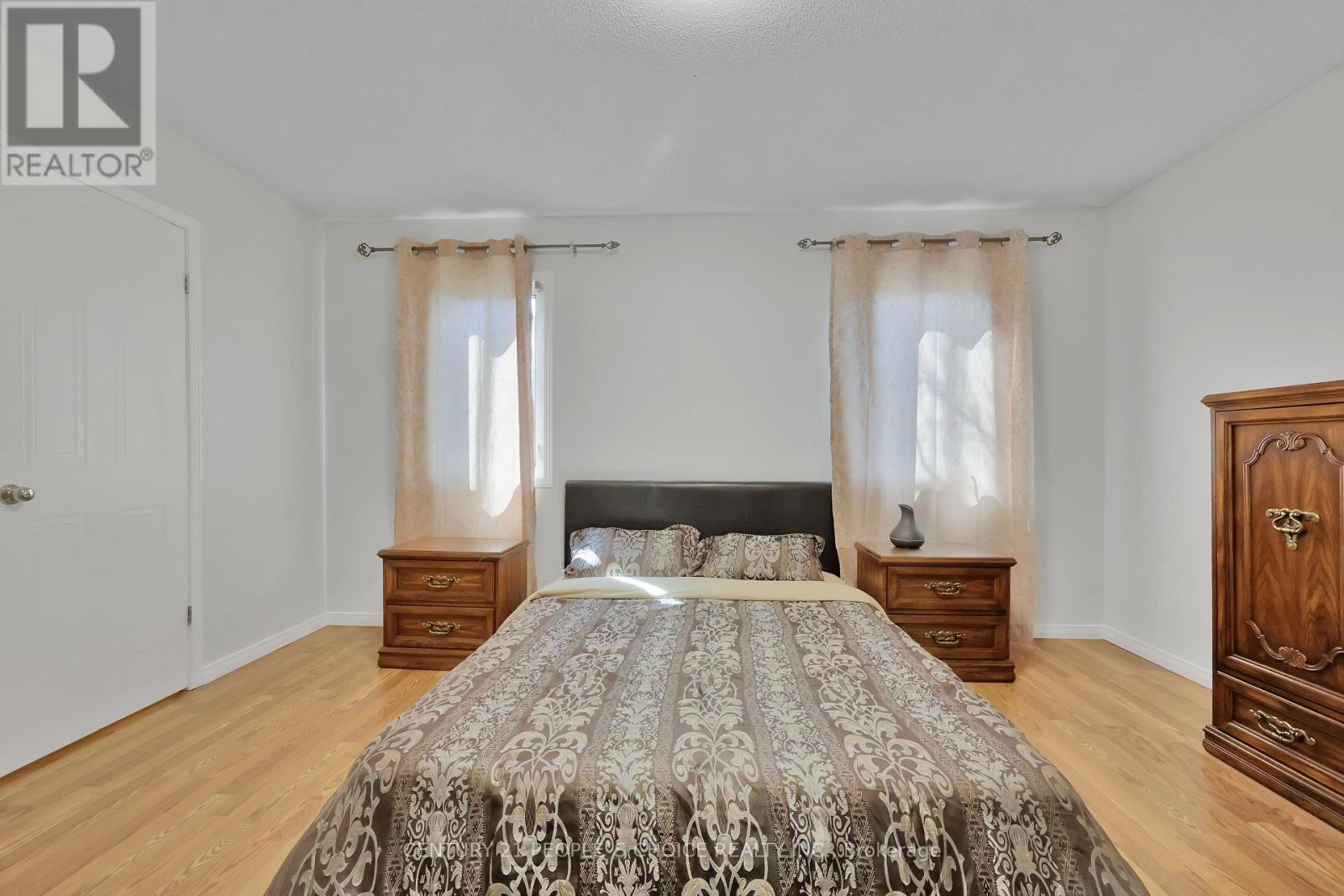 34 Phair Crescent, London South (South J), Ontario  N5Z 5B5 - Photo 27 - X12409681