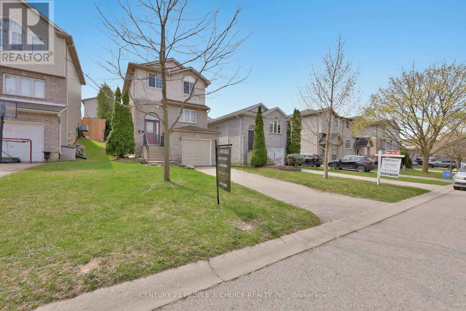34 Phair Crescent, London South (South J), Ontario  N5Z 5B5 - Photo 4 - X12409681