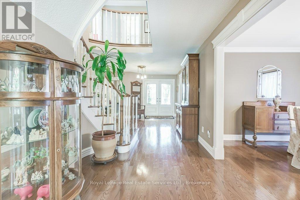 2139 Brays Lane, Oakville, Ontario  L6M 2T2 - Photo 6 - W12405398