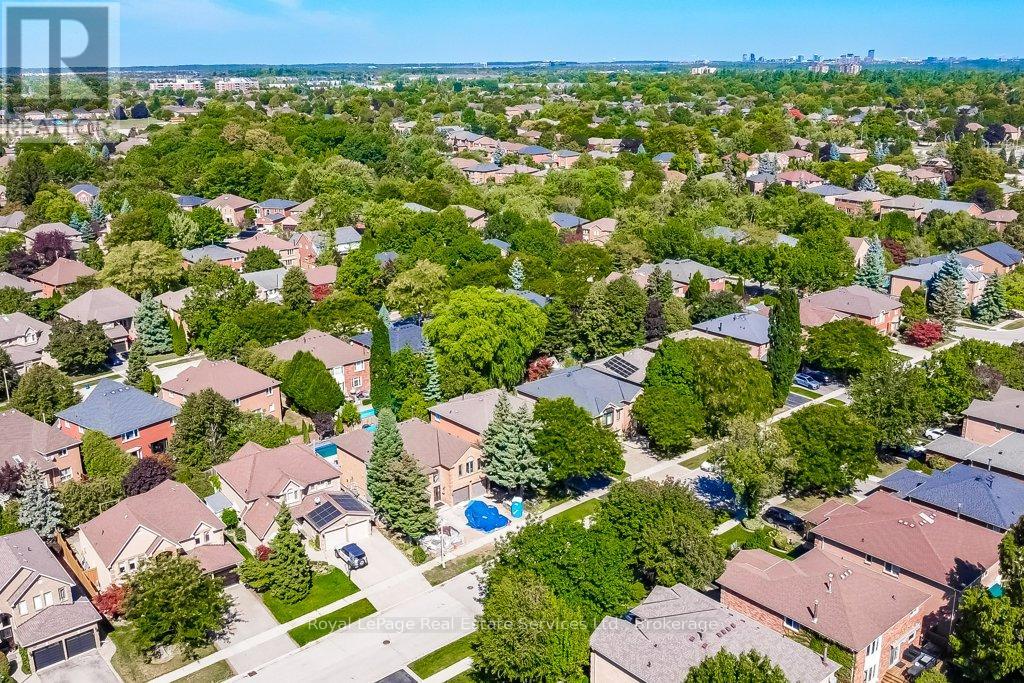 2139 Brays Lane, Oakville, Ontario  L6M 2T2 - Photo 48 - W12405398