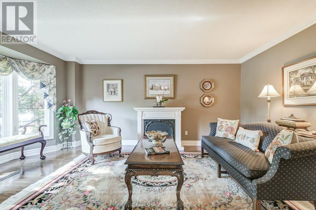 2139 Brays Lane, Oakville, Ontario  L6M 2T2 - Photo 8 - W12405398