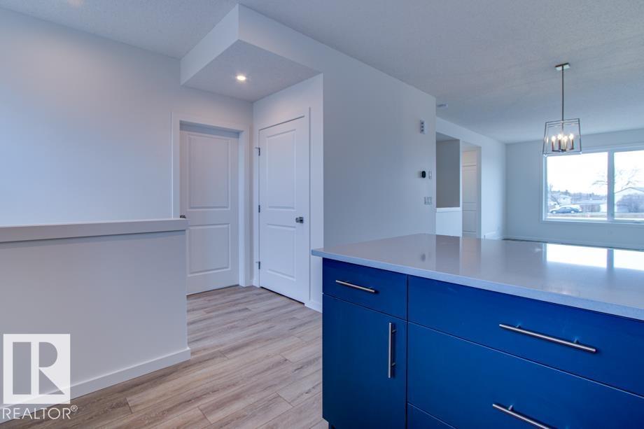 8145 82 Av Nw, Edmonton, Alberta  T6C 0Y3 - Photo 3 - E4453421