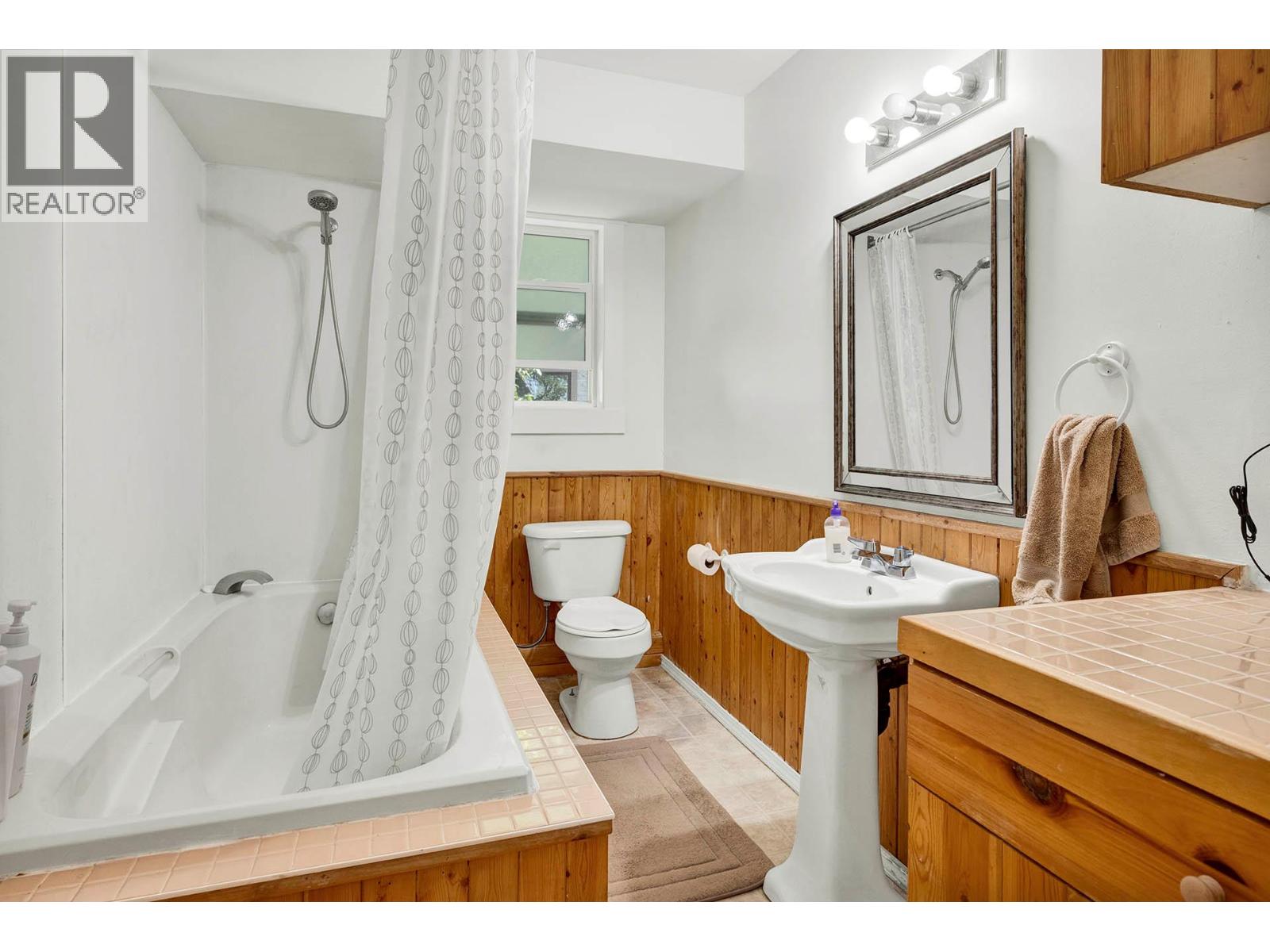 2404 Bella Coola Court, Kamloops, British Columbia  V2E 1T7 - Photo 43 - 10362915