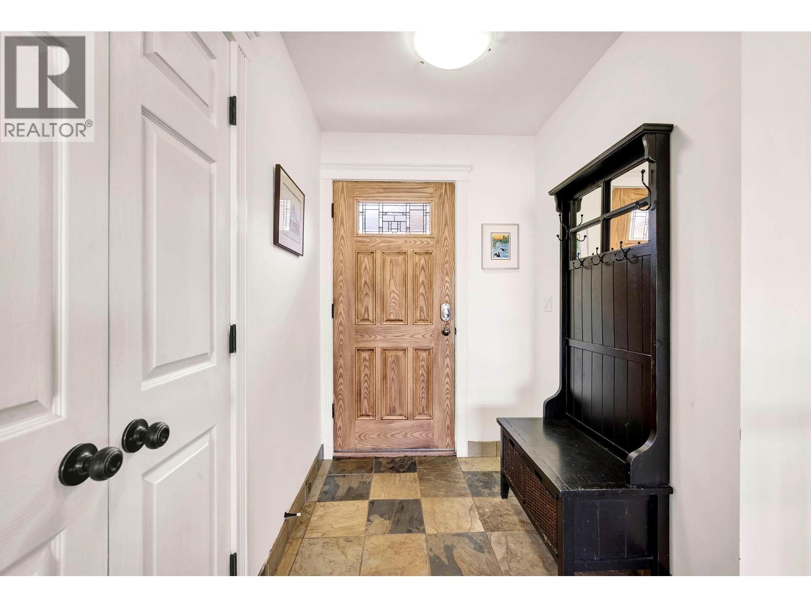 2404 Bella Coola Court, Kamloops, British Columbia  V2E 1T7 - Photo 4 - 10362915