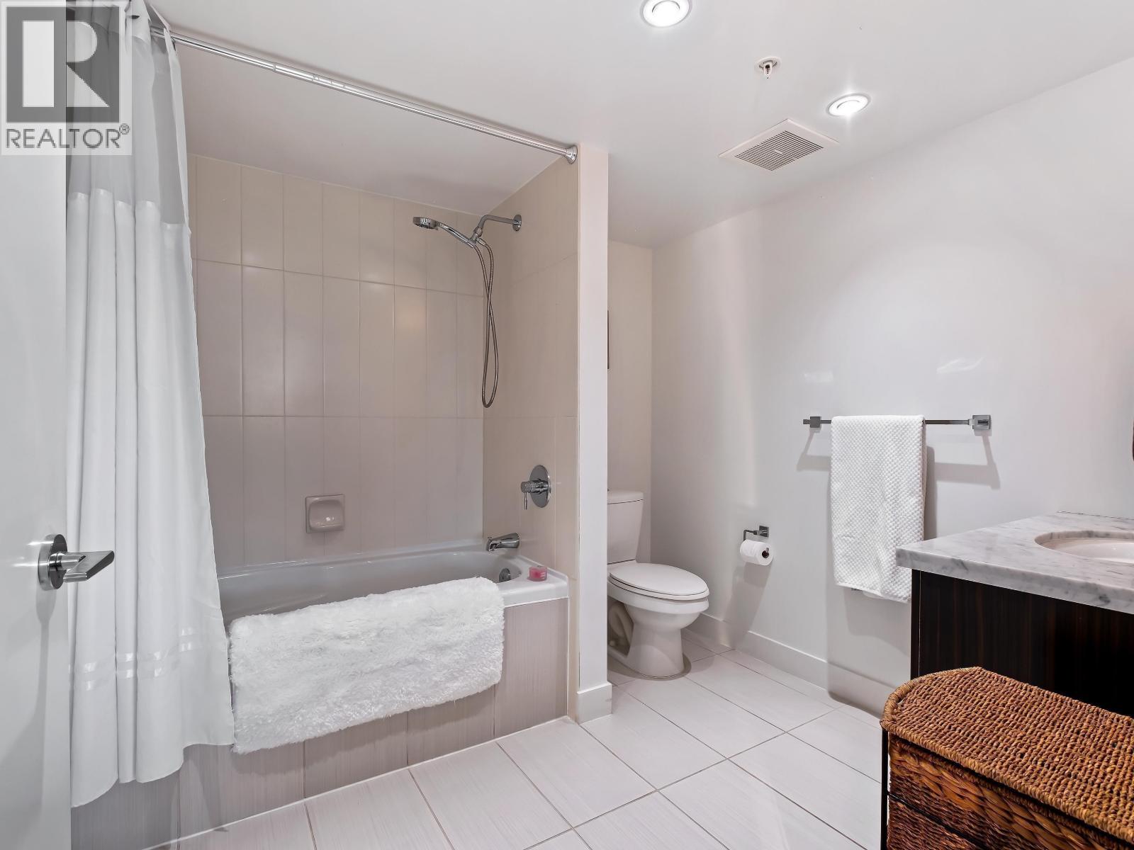 308 160 W 3rd Street, North Vancouver, British Columbia  V7M 0A9 - Photo 17 - R3049003