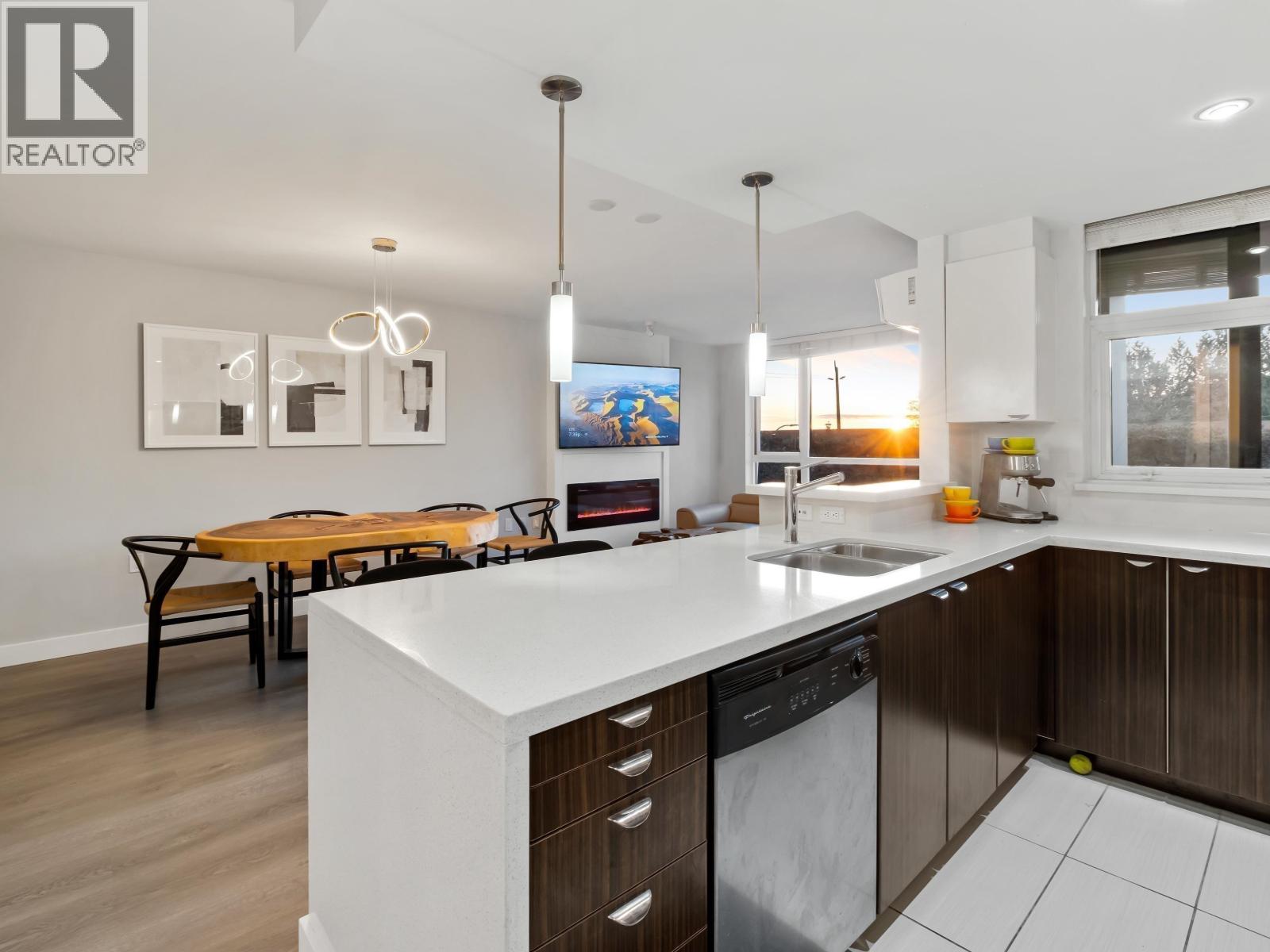 308 160 W 3rd Street, North Vancouver, British Columbia  V7M 0A9 - Photo 6 - R3049003