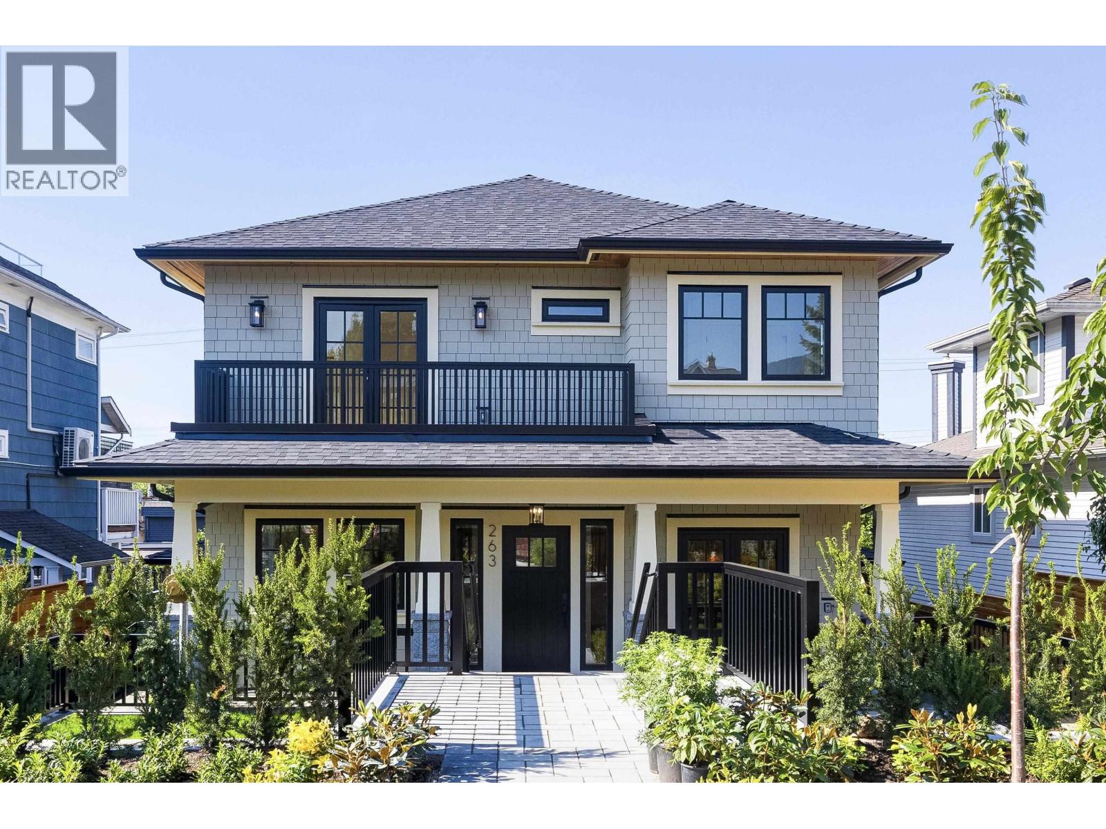 263 W 6th Street, North Vancouver, British Columbia  V7M 1K7 - Photo 1 - R3049049