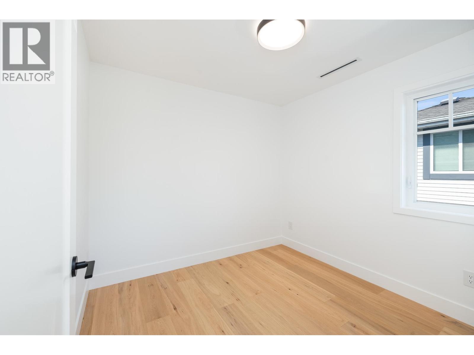 263 W 6th Street, North Vancouver, British Columbia  V7M 1K7 - Photo 10 - R3049049