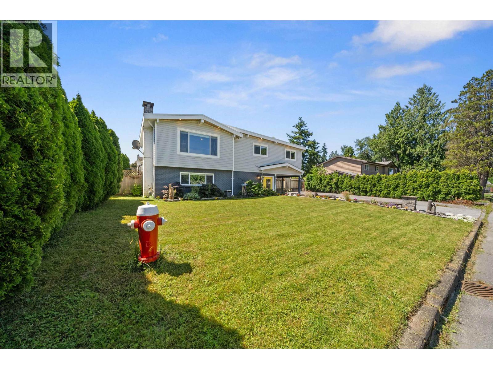 22580 Hinch Crescent, Maple Ridge, British Columbia  V2X 7H6 - Photo 2 - R3049060