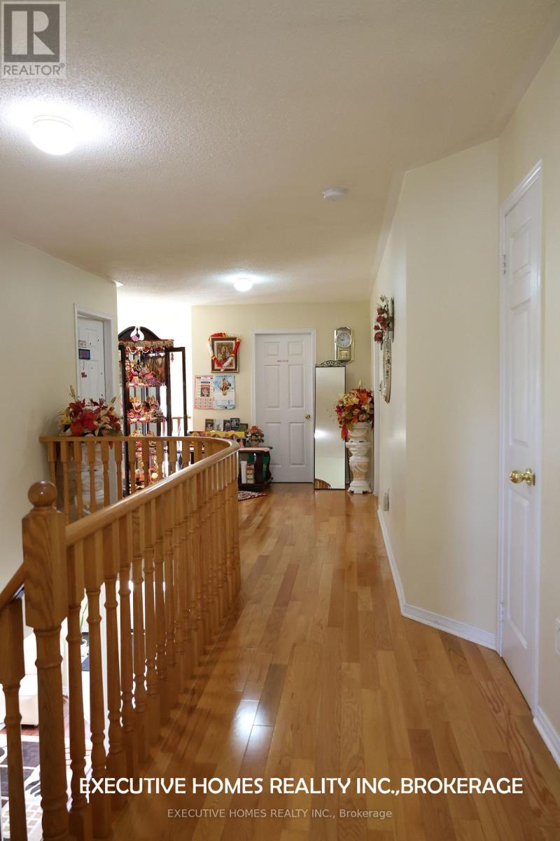 202 Wildwood Trail, Mississauga, Ontario  L4Z 3S5 - Photo 23 - W12409180