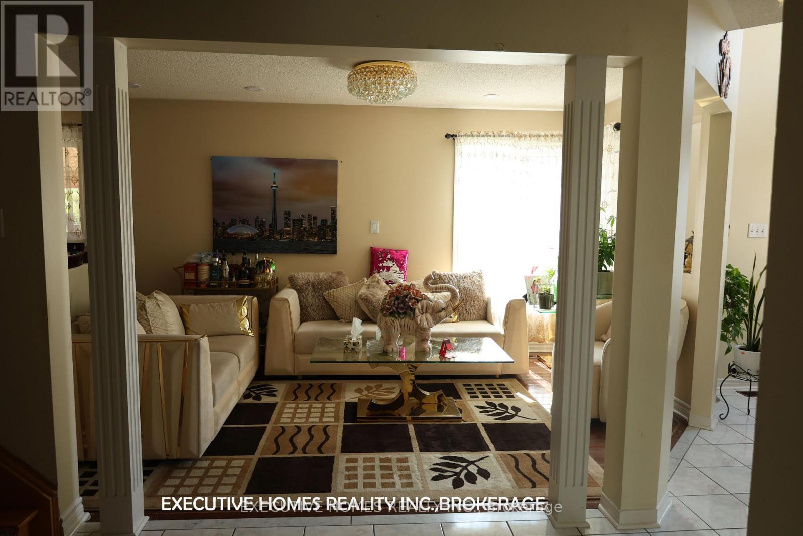 202 Wildwood Trail, Mississauga, Ontario  L4Z 3S5 - Photo 6 - W12409180