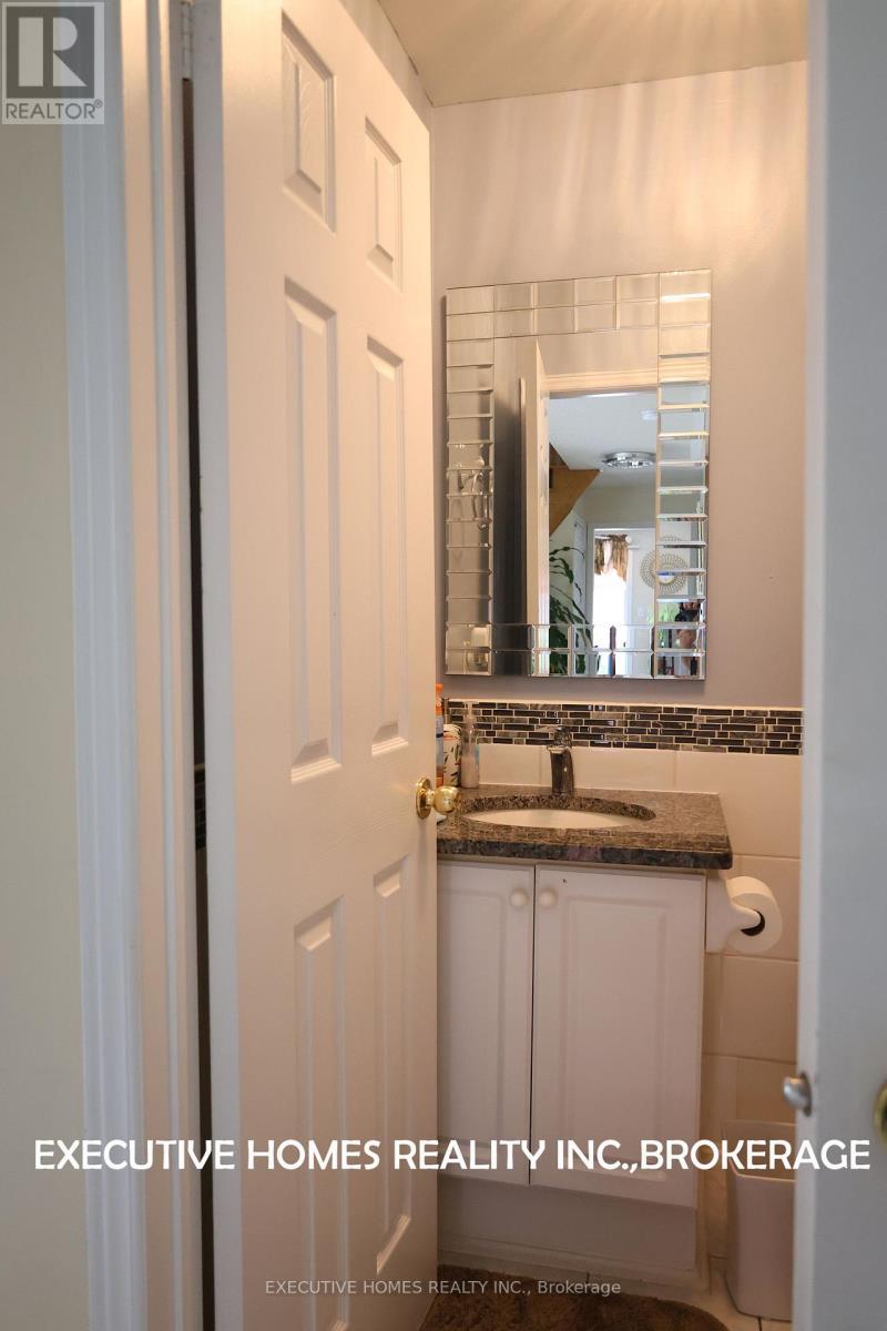 202 Wildwood Trail, Mississauga, Ontario  L4Z 3S5 - Photo 8 - W12409180