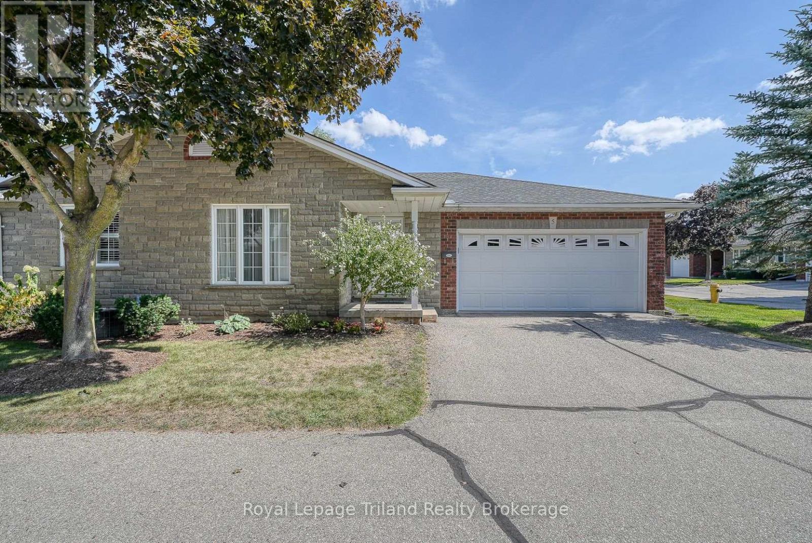 5 - 928 Lorene Street, Woodstock, Ontario  N4S 5N8 - Photo 1 - X12409729