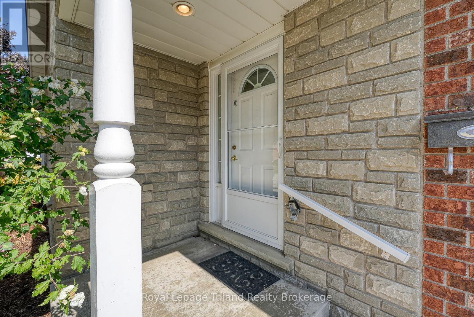 5 - 928 Lorene Street, Woodstock, Ontario  N4S 5N8 - Photo 2 - X12409729
