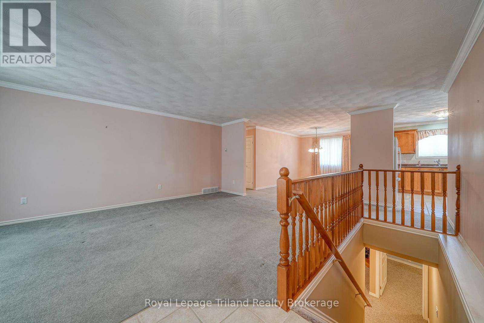 5 - 928 Lorene Street, Woodstock, Ontario  N4S 5N8 - Photo 4 - X12409729