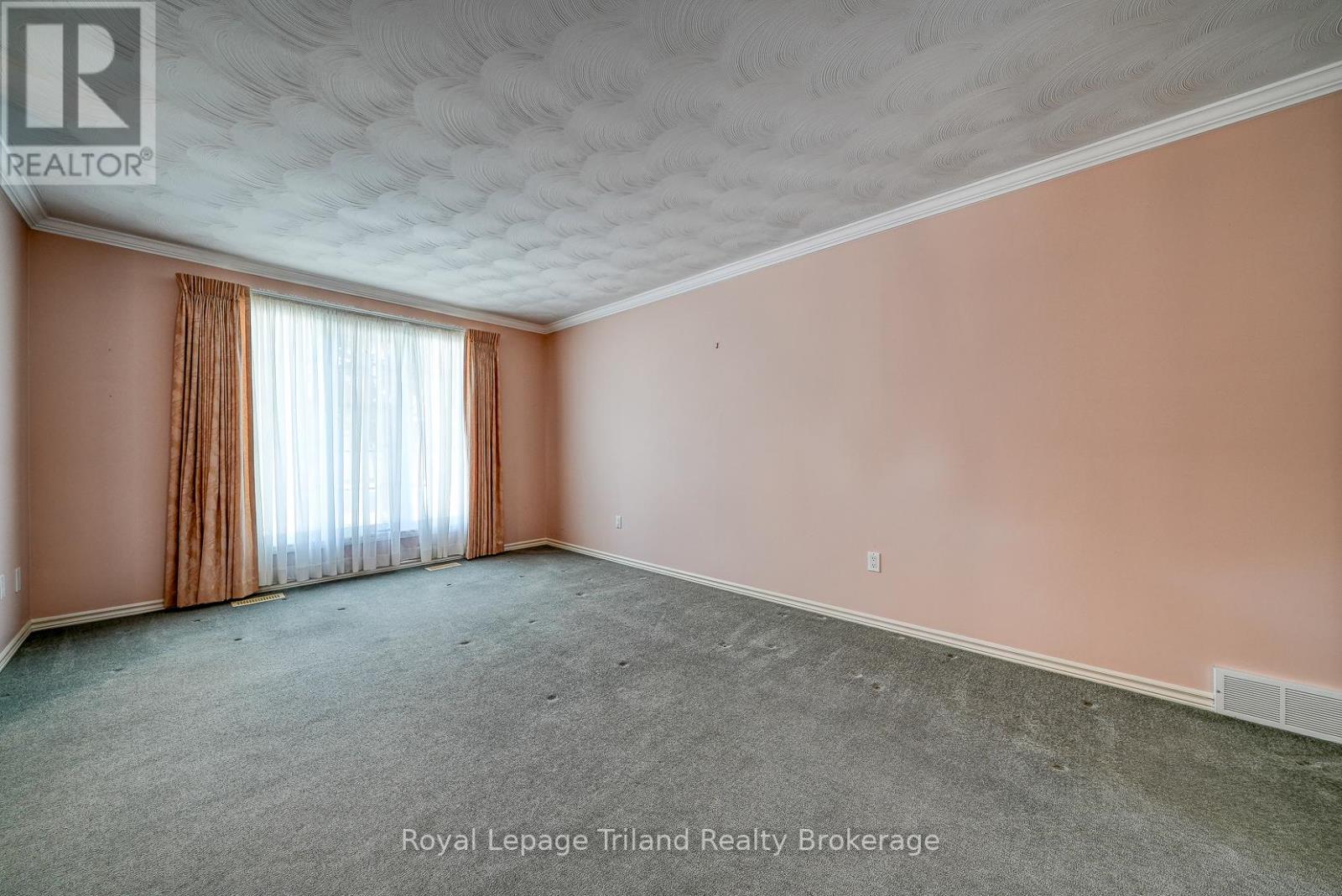 5 - 928 Lorene Street, Woodstock, Ontario  N4S 5N8 - Photo 5 - X12409729