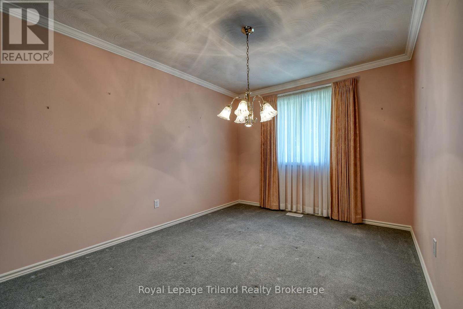 5 - 928 Lorene Street, Woodstock, Ontario  N4S 5N8 - Photo 7 - X12409729