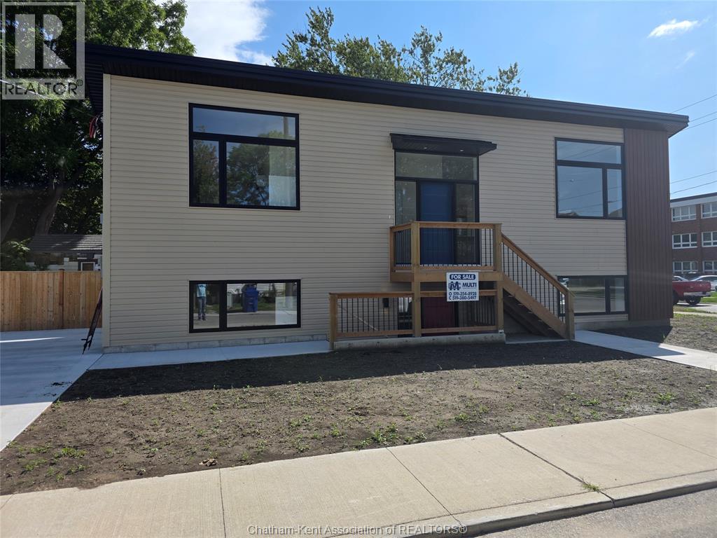 MLS# 25022208: 91 Adelaide STREET South, Chatham, Canada