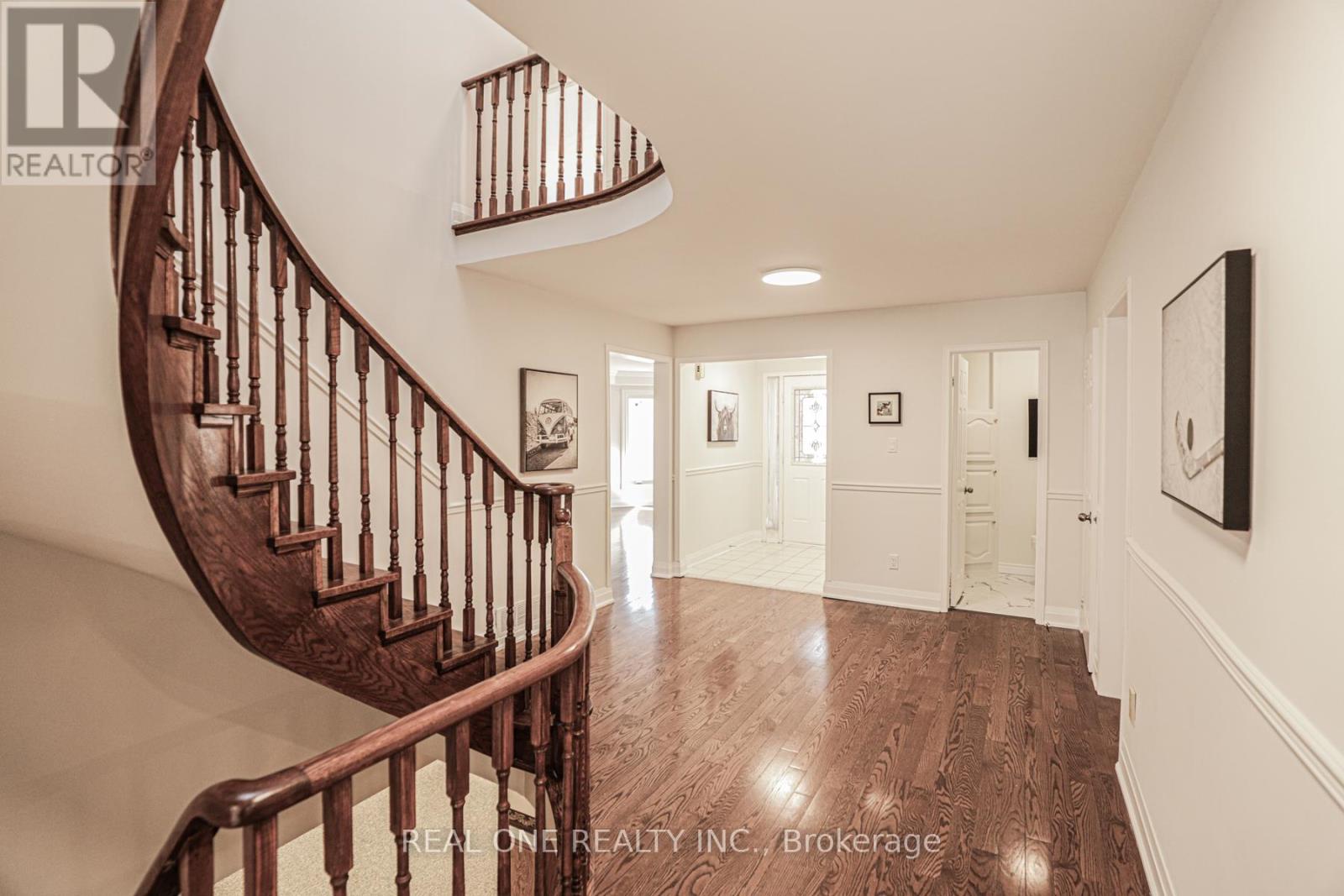 621 Winterton Way, Mississauga, Ontario  L5R 3J3 - Photo 23 - W12114433