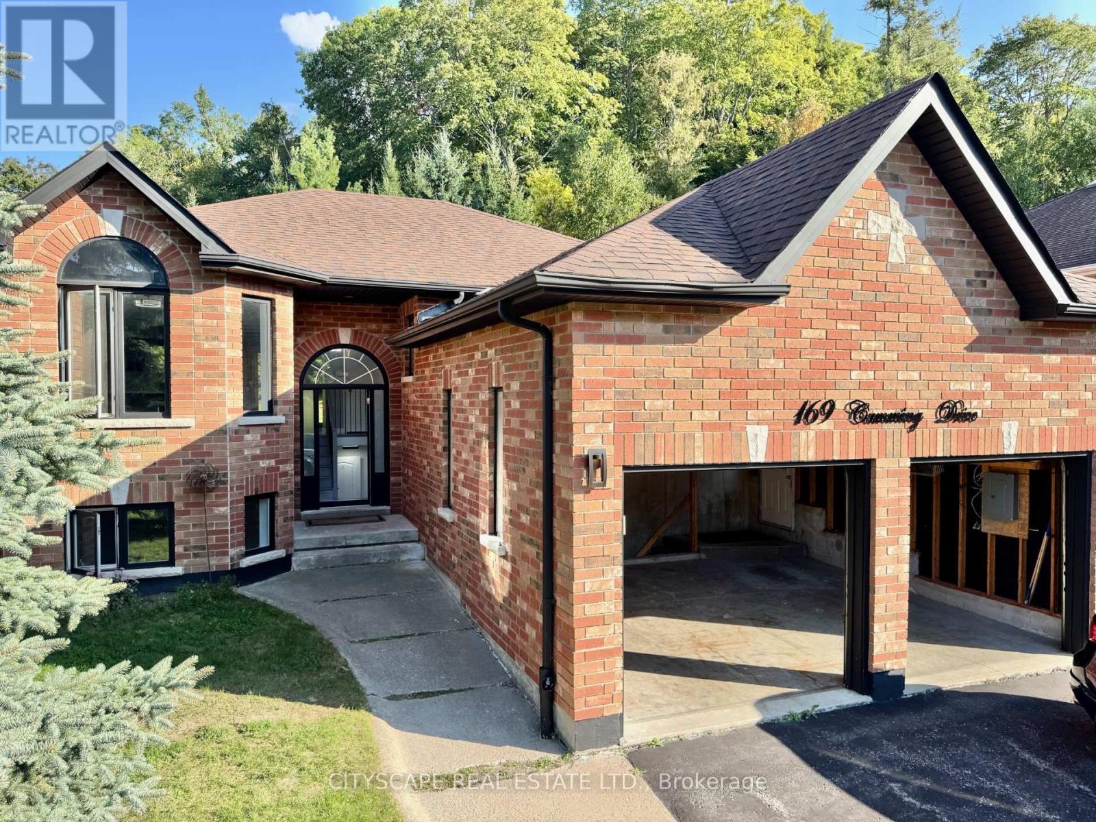 169 Cumming Drive, Barrie (Ardagh), Ontario  L4N 0C8 - Photo 2 - S12384897